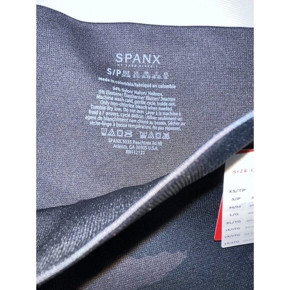 SPANX High Waist Black Camo Seamless Look-At-Me Now Leggings Small NWTS 1D - Picture 8 of 9